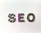 Les solutions pour surmonter les obstacles lors de la mise en place d’un tremplin numérique en SEO